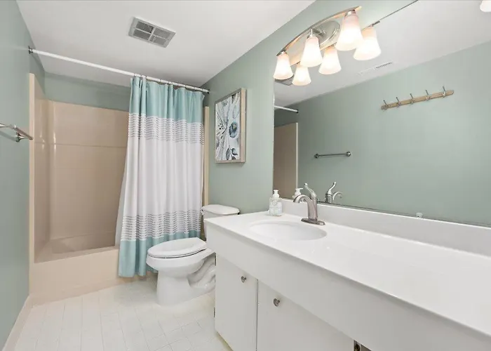Newly Renovated 2-bedroom Ocean Front Towers With Indoor Pool! Ferienhaus *