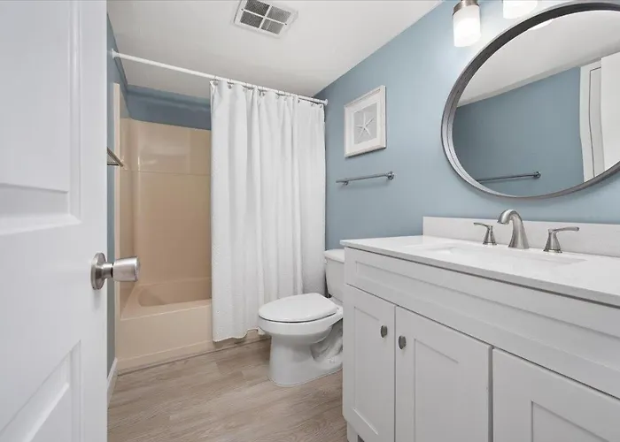 Newly Renovated 2-bedroom Ocean Front Towers With Indoor Pool! Ferienhaus