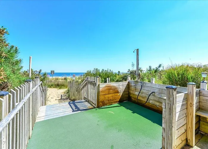 Newly Renovated 2-bedroom Ocean Front Towers With Indoor Pool!